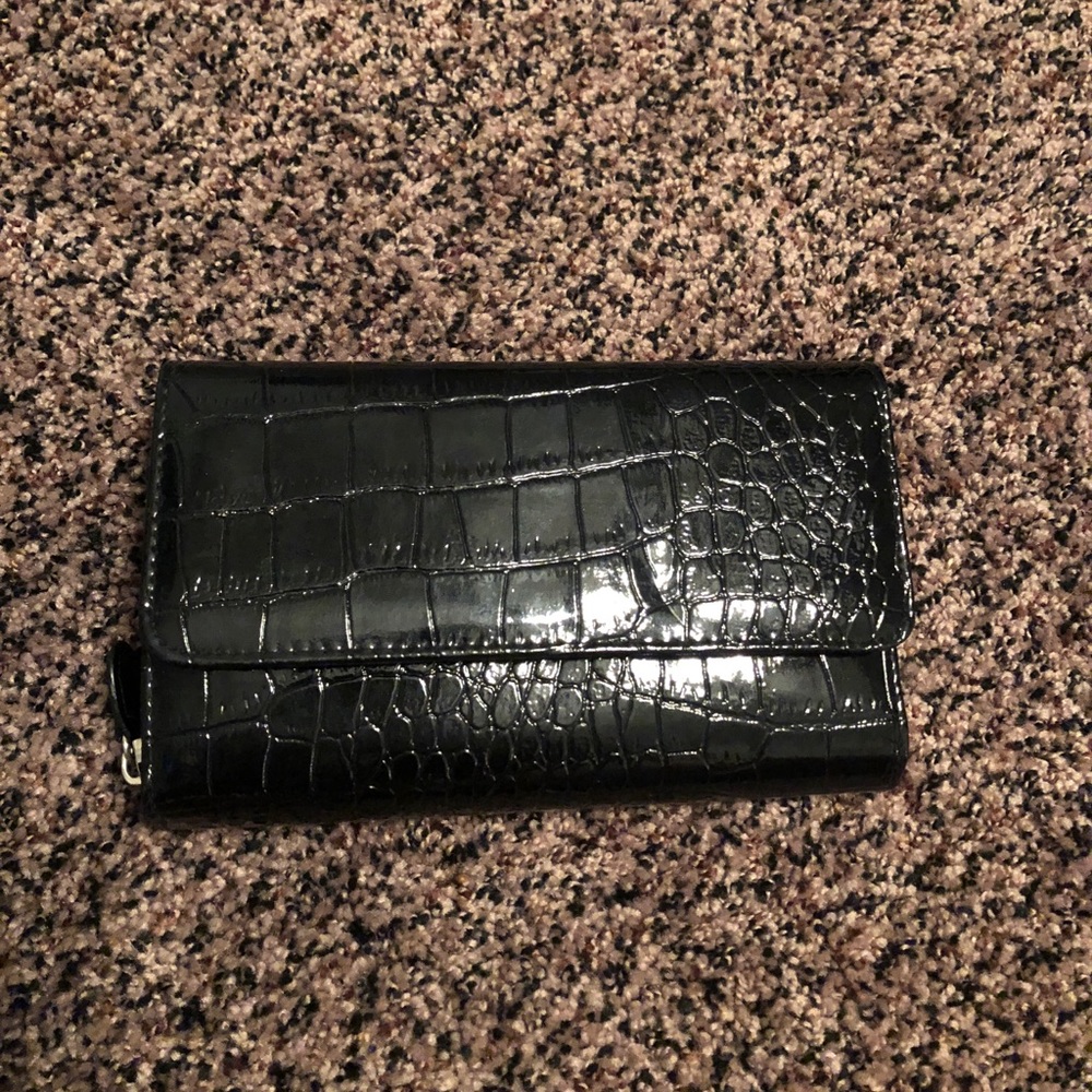 Black Leather Patterned Wallet!